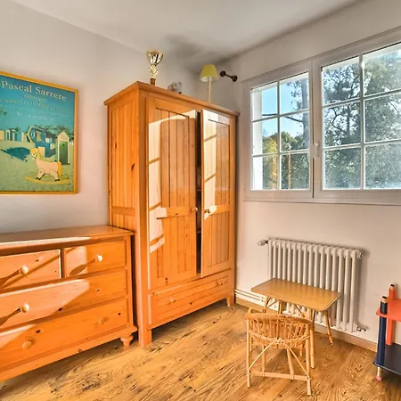 Dom wakacyjny 5 Bedroom Gorgeous Home In Saint-Georges-D'Oleron *