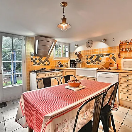 Nyaraló 5 Bedroom Gorgeous Home In Saint-Georges-D'oléron *